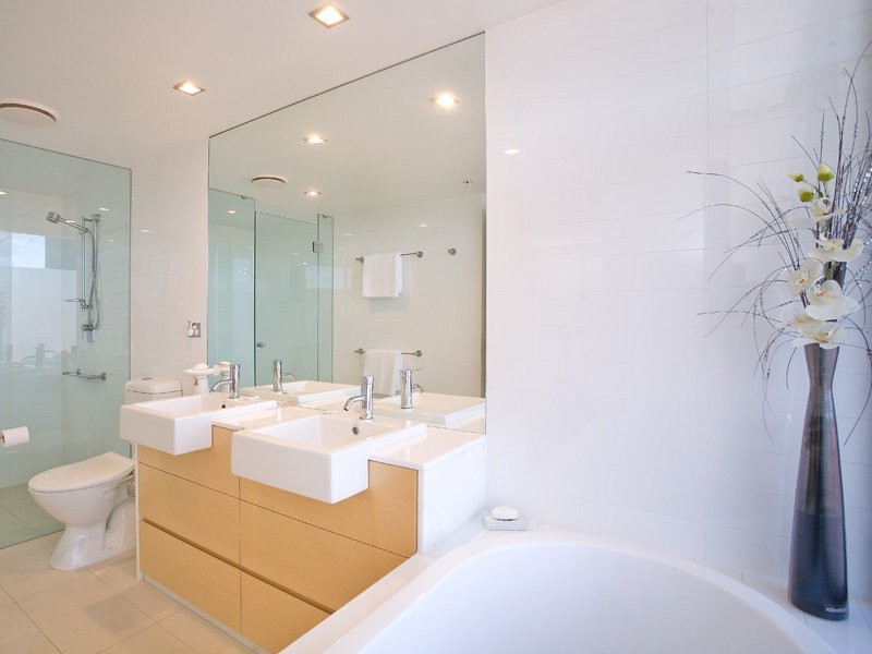 2045/2-14 The Esplanade, Burleigh Heads QLD 4220