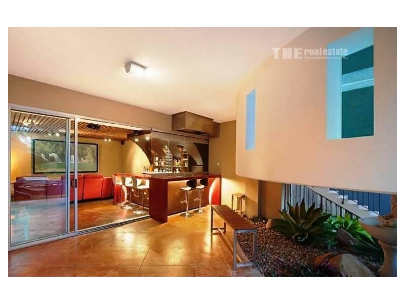 37 West Street, Burleigh Heads QLD 4220