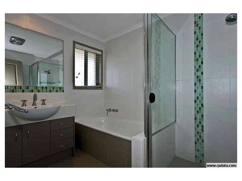 34 Southern Skies Avenue, Reedy Creek QLD 4227