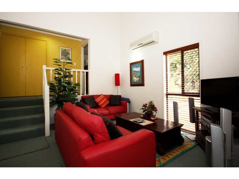 7/4 Madsen Place, Southport QLD 4215