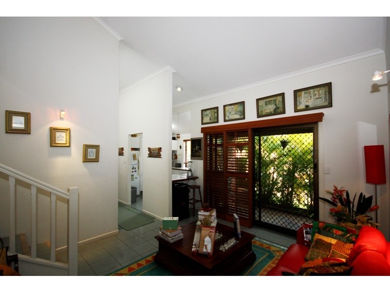 7/4 Madsen Place, Southport QLD 4215