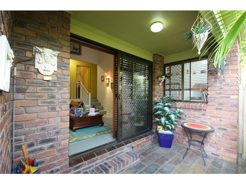 7/4 Madsen Place, Southport QLD 4215