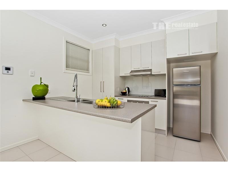 2/22 Andromeda Parade, Robina QLD 4226