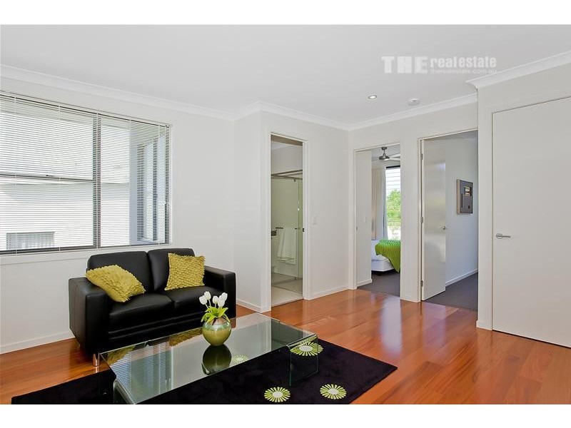 2/22 Andromeda Parade, Robina QLD 4226