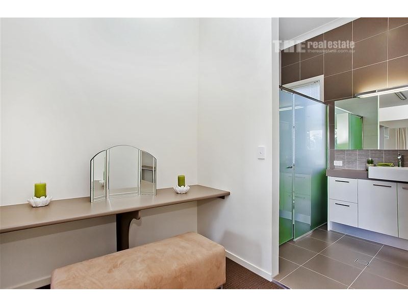 2/22 Andromeda Parade, Robina QLD 4226