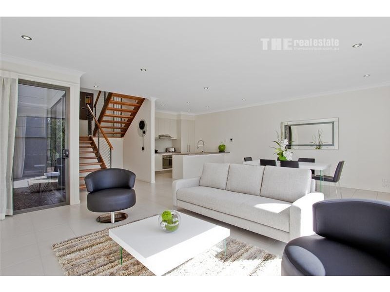 2/22 Andromeda Parade, Robina QLD 4226