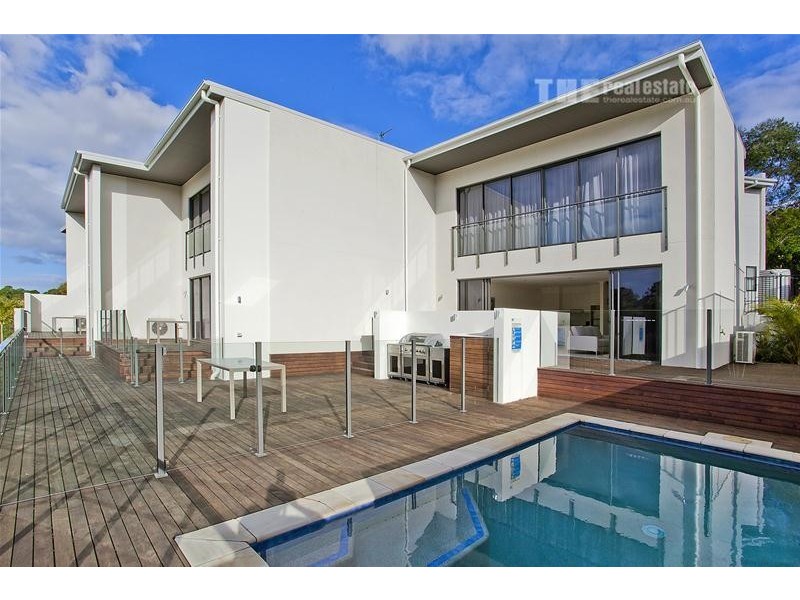 2/22 Andromeda Parade, Robina QLD 4226