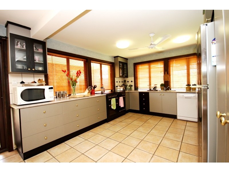 3 Dirk Hartog Place, Hollywell QLD 4216