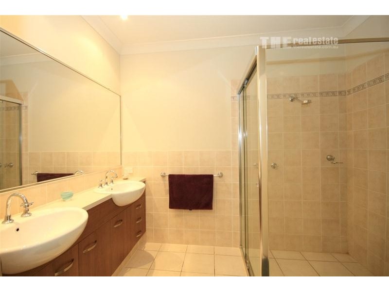 11/27 Ranier Crescent, Varsity Lakes QLD 4227