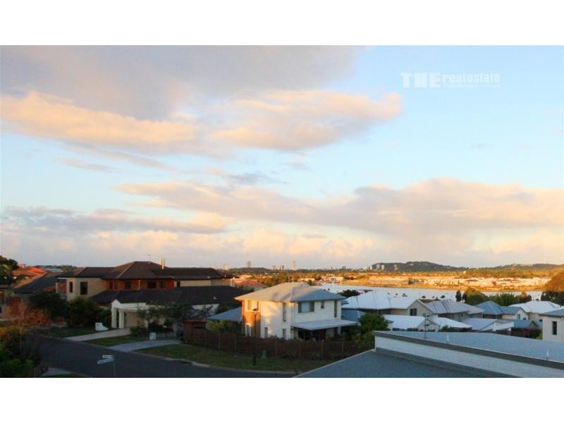 11/27 Ranier Crescent, Varsity Lakes QLD 4227