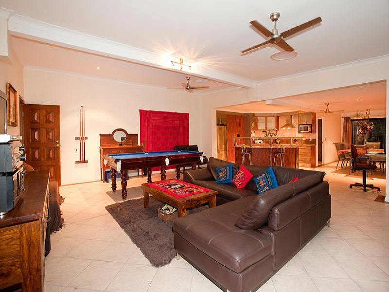 4 Dotterel Drive, Burleigh Waters QLD 4220