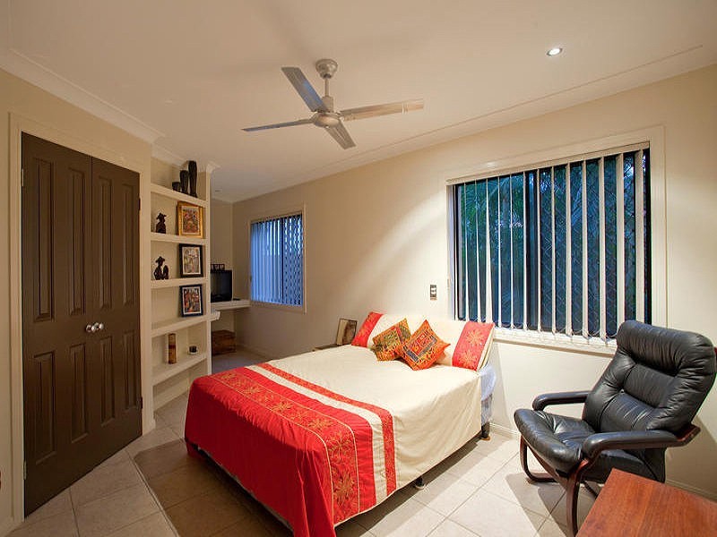 4 Dotterel Drive, Burleigh Waters QLD 4220