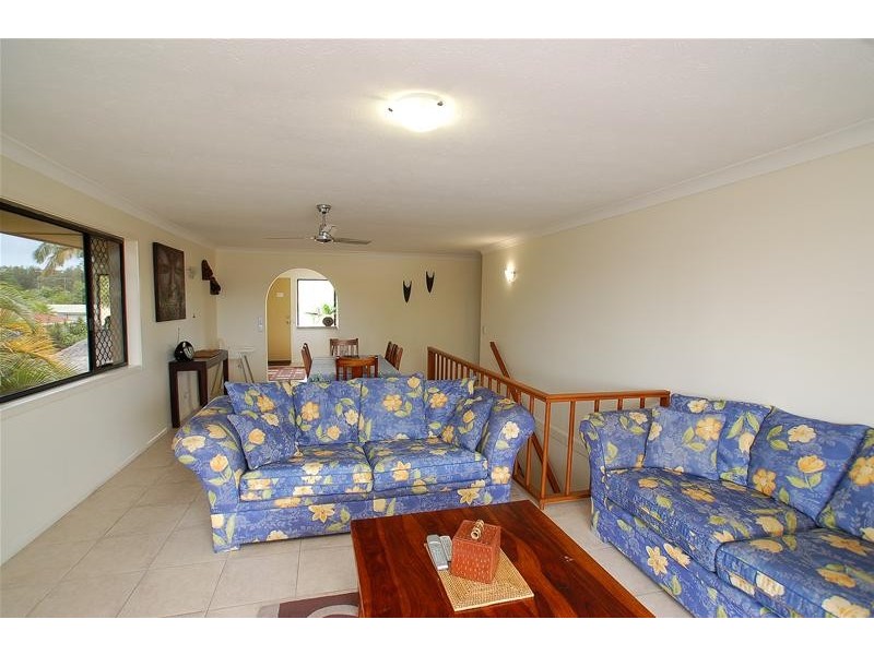 4 Dotterel Drive, Burleigh Waters QLD 4220