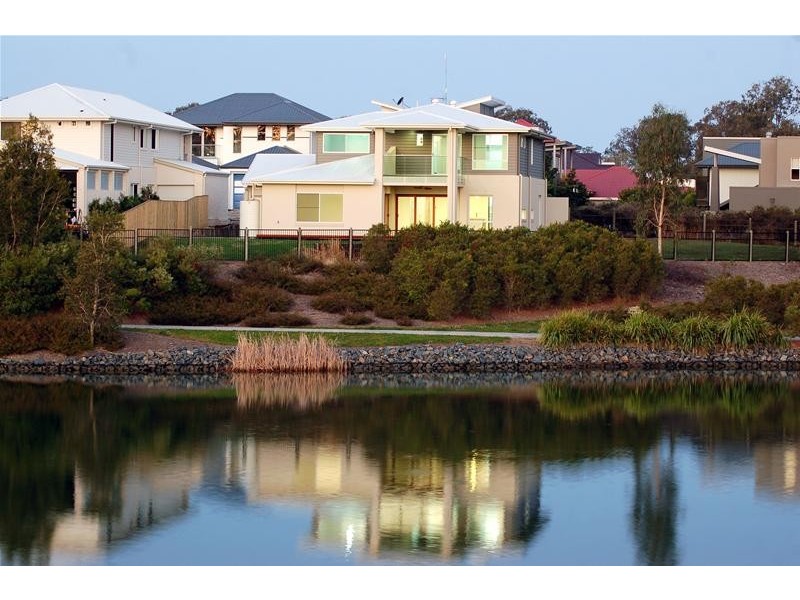 13 Saleya Drive, Varsity Lakes QLD 4227