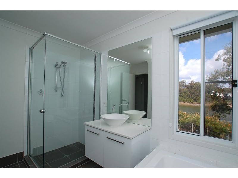 13 Saleya Drive, Varsity Lakes QLD 4227