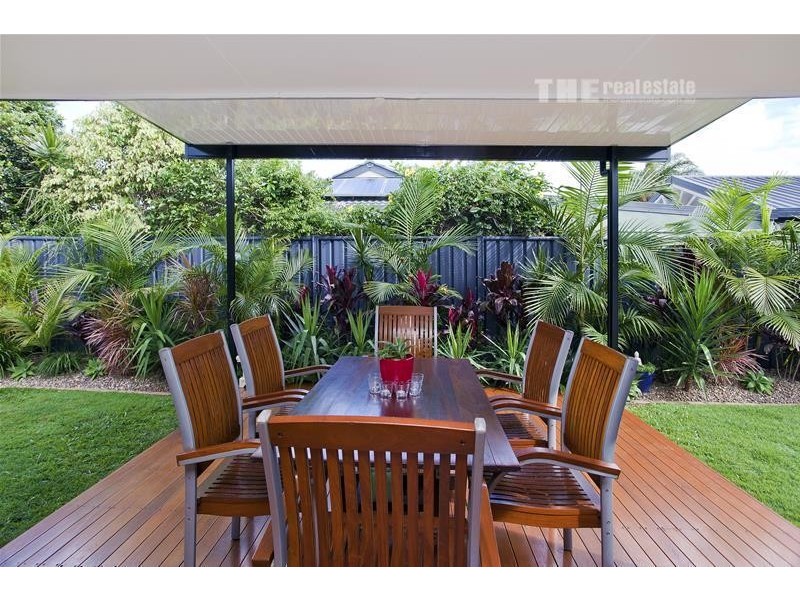 7 Joan Street, Burleigh Waters QLD 4220