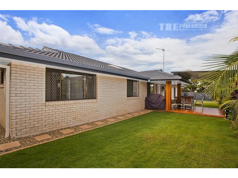 7 Joan Street, Burleigh Waters QLD 4220