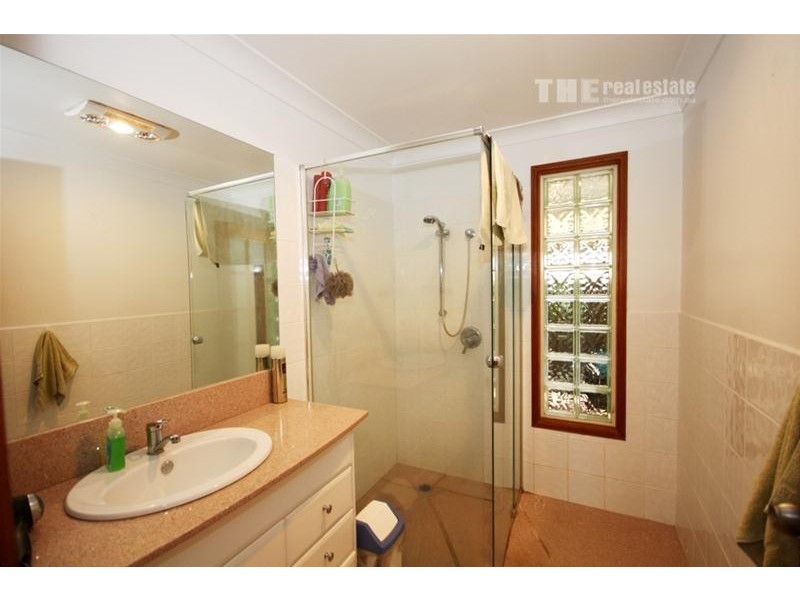 2/4 Adams Avenue, Miami QLD 4220