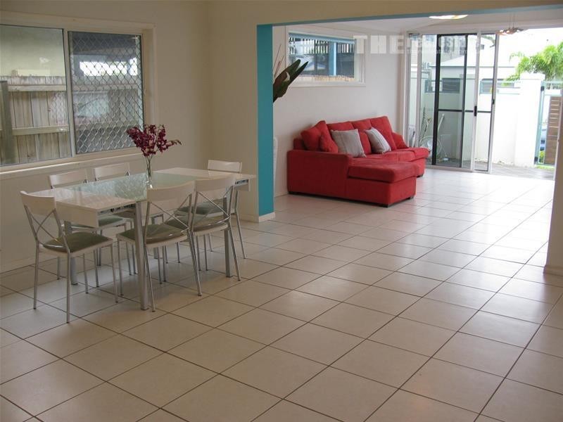 148 Nobby Parade, Miami QLD 4220