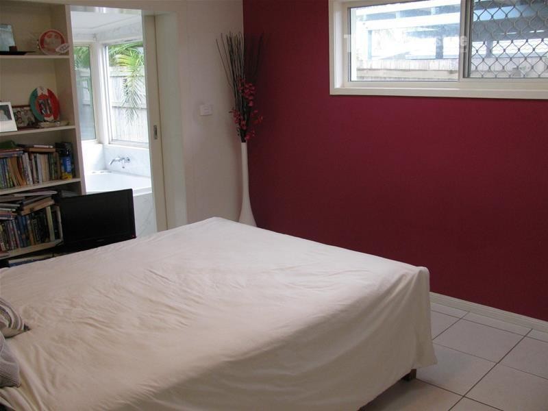 148 Nobby Parade, Miami QLD 4220