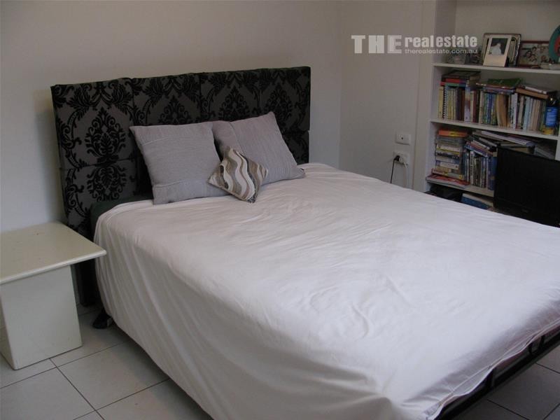 148 Nobby Parade, Miami QLD 4220