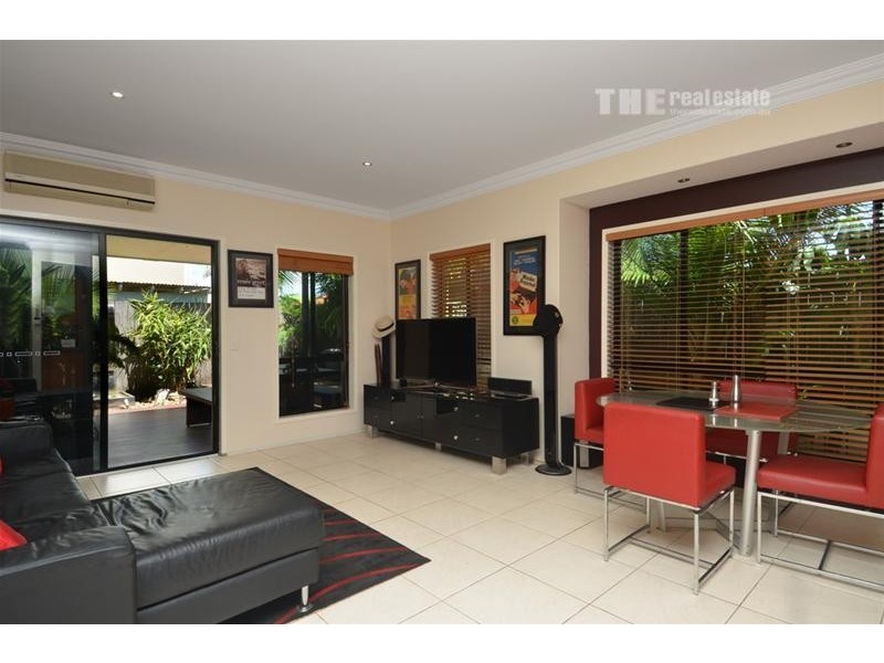 2/2264 Gold Coast Highway, Mermaid Beach QLD 4218