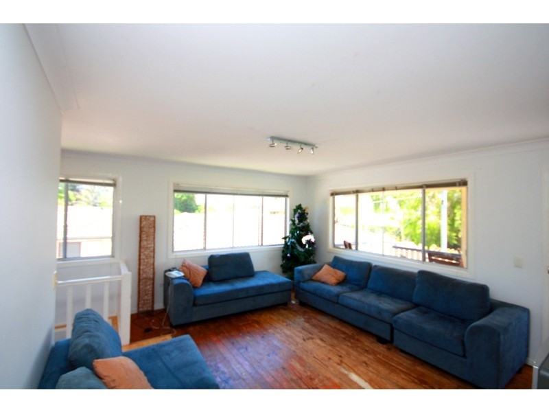 17 Newstead Street, Burleigh Waters QLD 4220