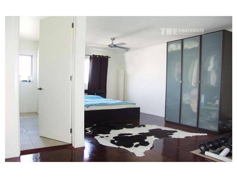 131 Varsity Parade, Varsity Lakes QLD 4227