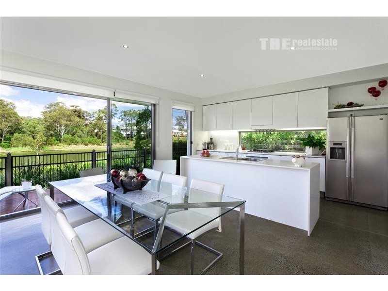 4 Cape Martin Lane, Varsity Lakes QLD 4227