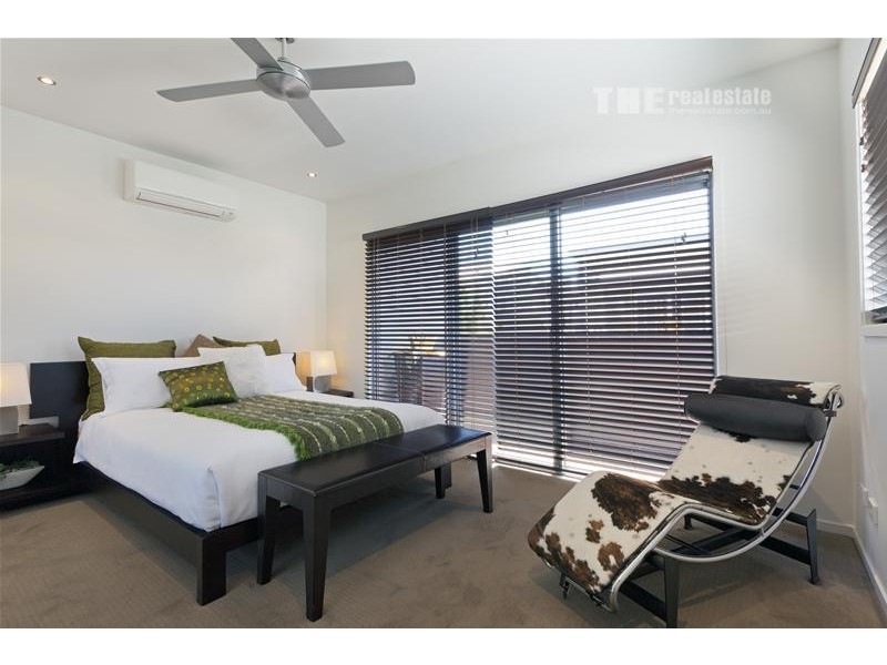 4 Cape Martin Lane, Varsity Lakes QLD 4227