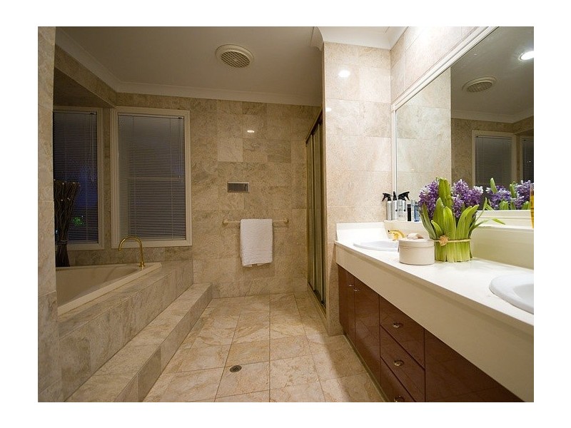 47 Meadowlake Drive, Carrara QLD 4211