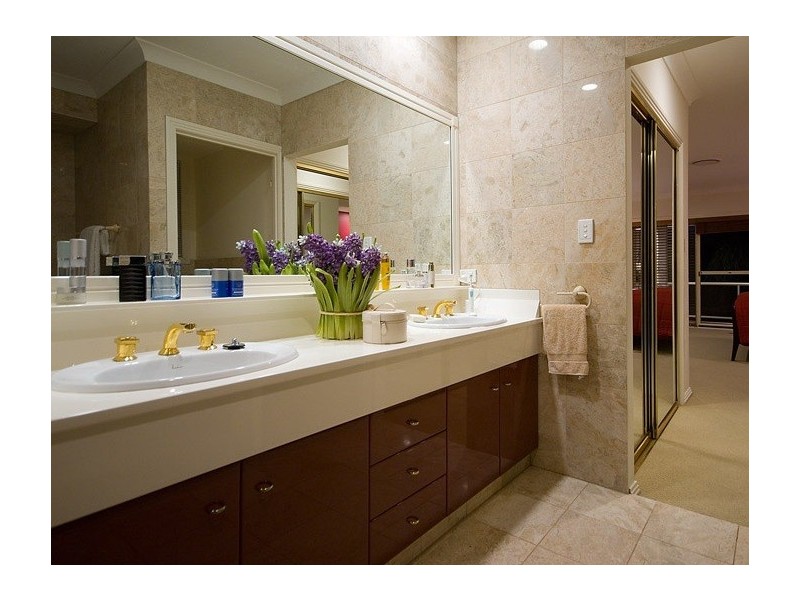 47 Meadowlake Drive, Carrara QLD 4211