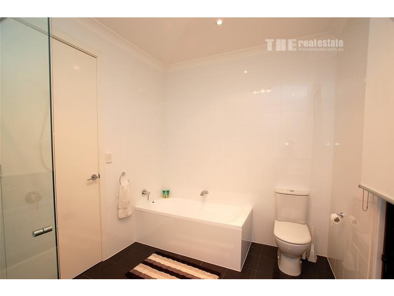 10 Bayswater Avenue, Varsity Lakes QLD 4227