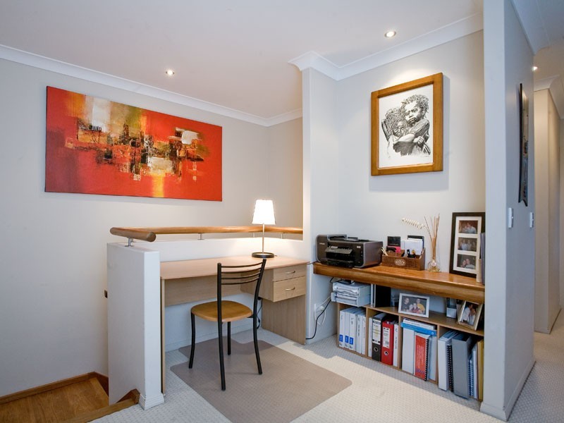 2/11 Adams Avenue, Miami QLD 4220