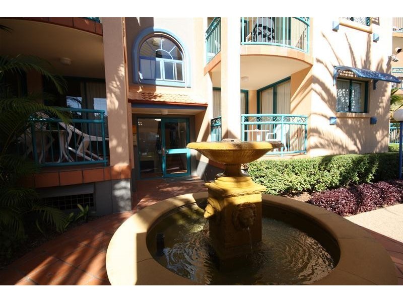 32/20 Anne Avenue, Broadbeach QLD 4218