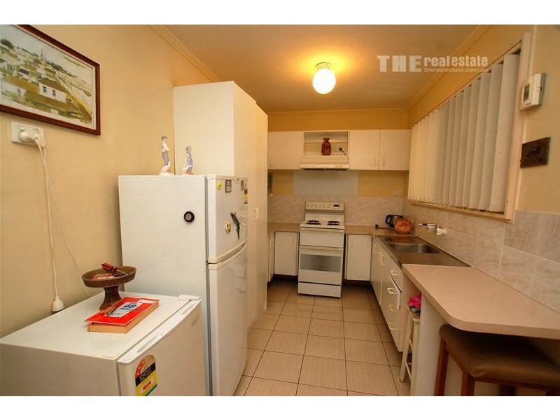 94 Albion Avenue, Miami QLD 4220