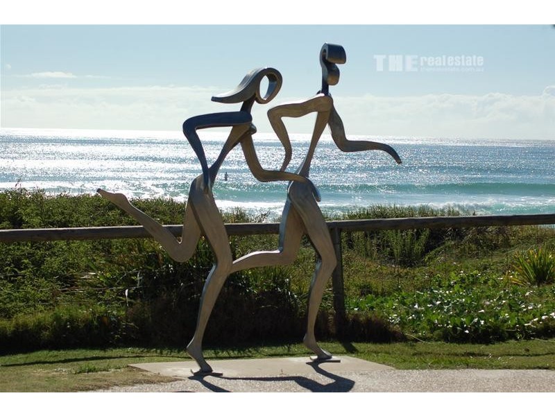 94 Albion Avenue, Miami QLD 4220