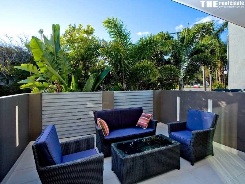 1/4 Bardon Avenue, Miami QLD 4220