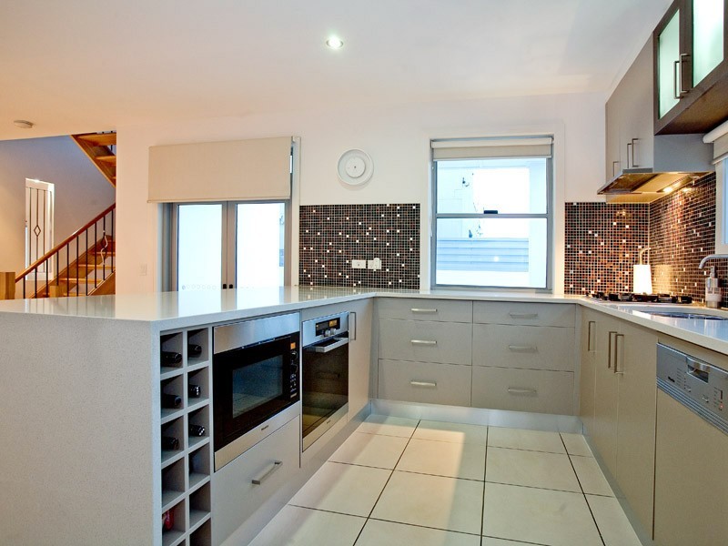 1/4 Bardon Avenue, Miami QLD 4220