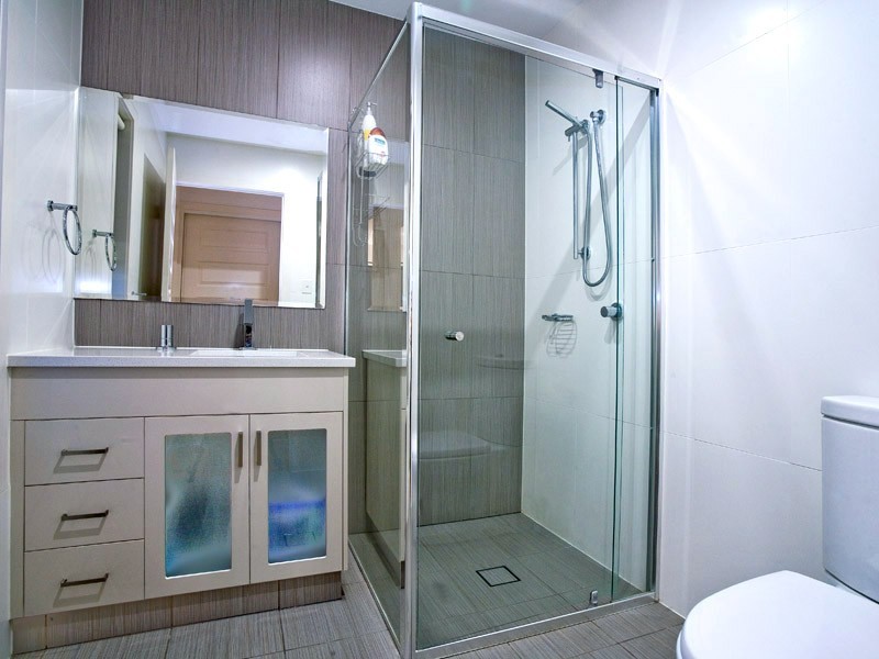 1/4 Bardon Avenue, Miami QLD 4220