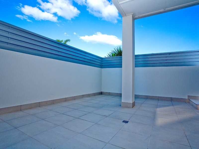 1/4 Bardon Avenue, Miami QLD 4220