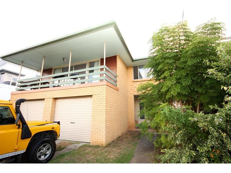 40 Sunshine Parade, Miami QLD 4220