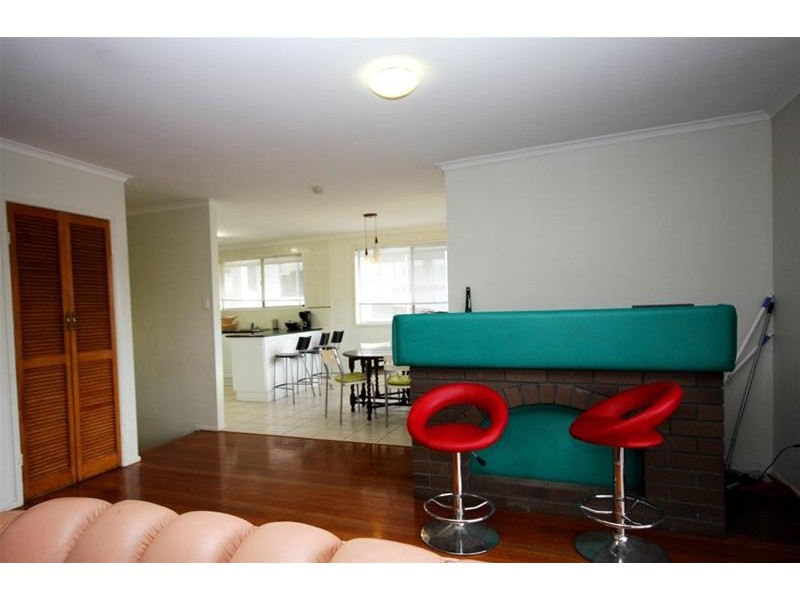 40 Sunshine Parade, Miami QLD 4220