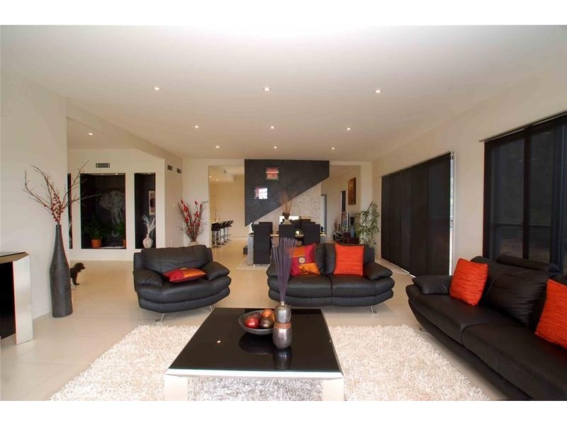 24 Skyburnett Street, Reedy Creek QLD 4227