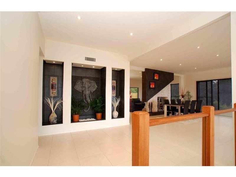 24 Skyburnett Street, Reedy Creek QLD 4227