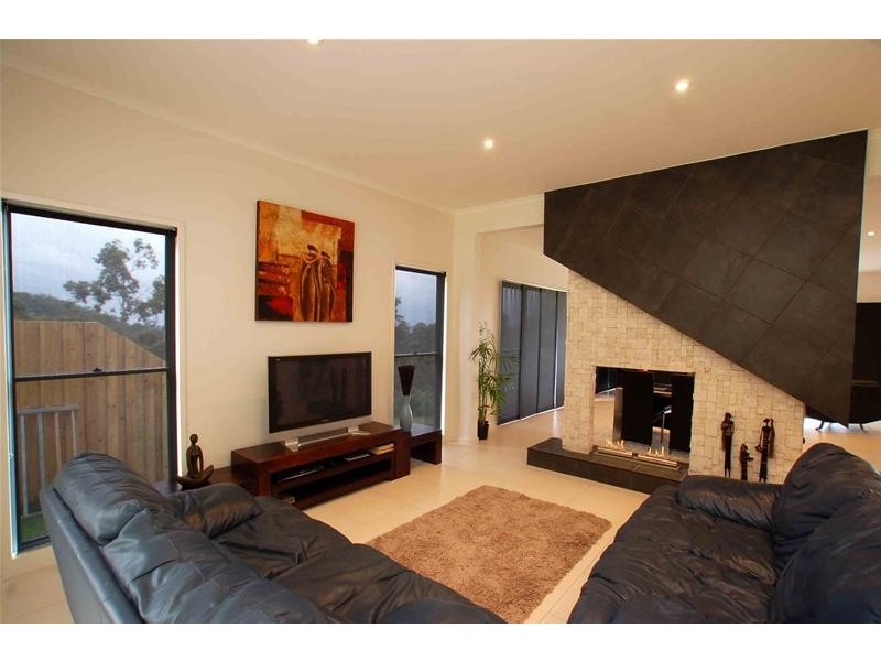 24 Skyburnett Street, Reedy Creek QLD 4227