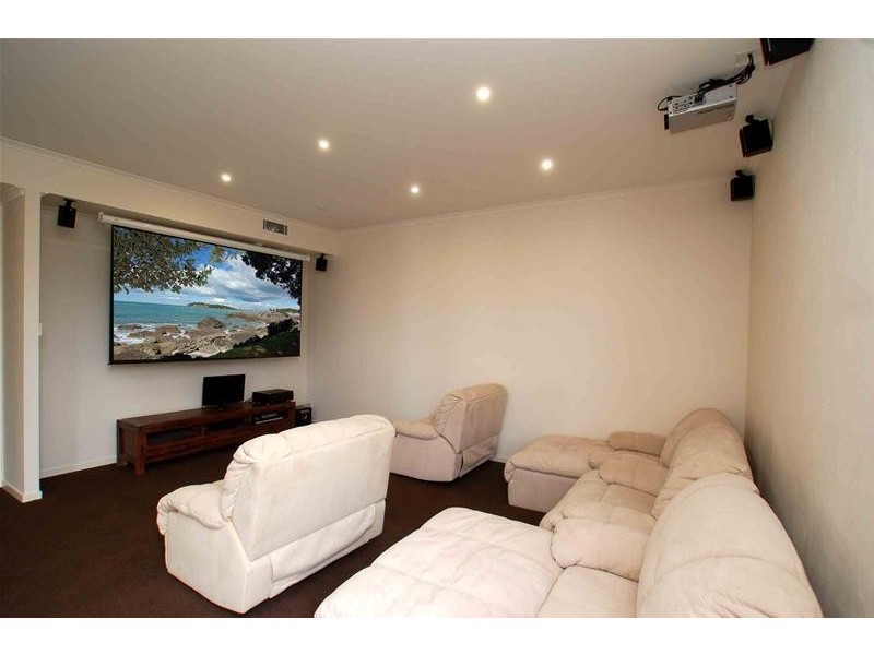 24 Skyburnett Street, Reedy Creek QLD 4227