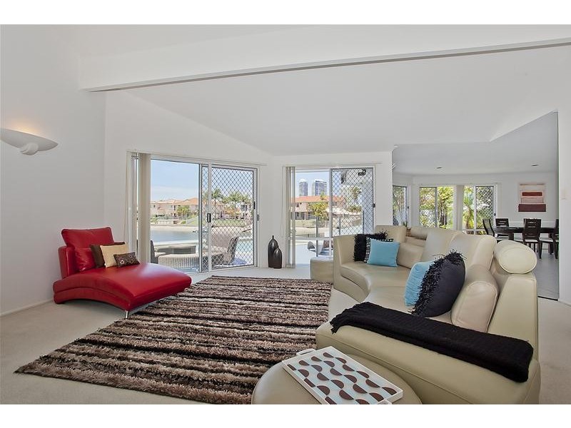 4 Greenwich Court, Runaway Bay QLD 4216