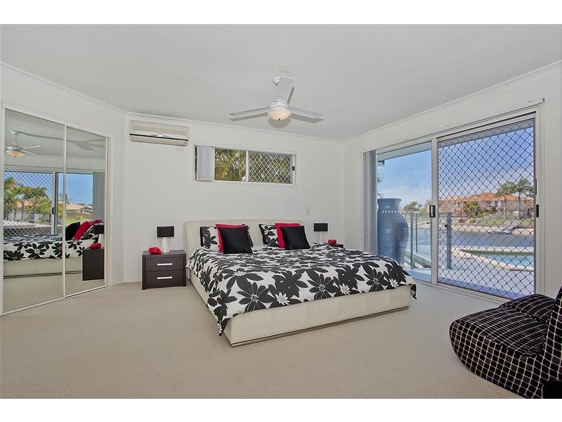 4 Greenwich Court, Runaway Bay QLD 4216