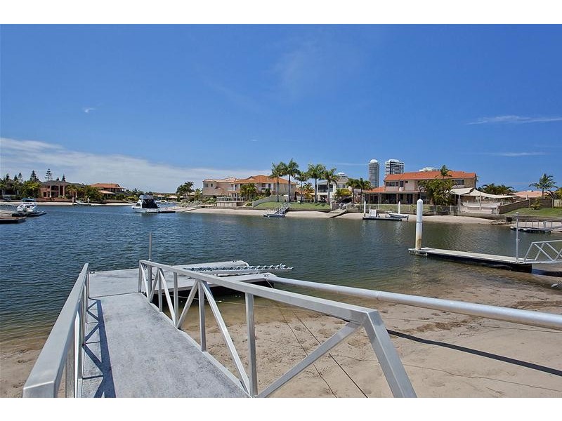 4 Greenwich Court, Runaway Bay QLD 4216